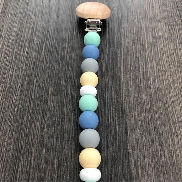 Pacifier Clip - Picture 2 of 4